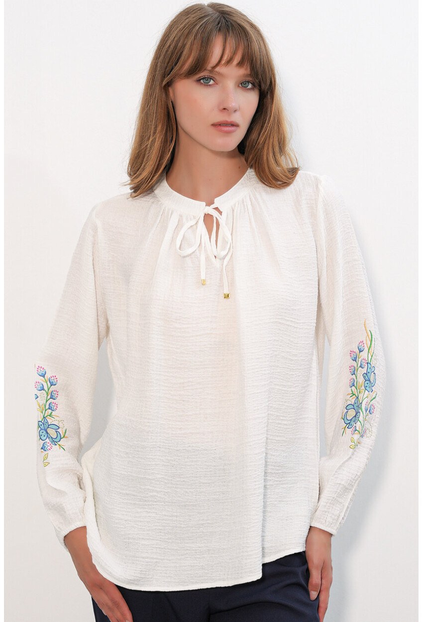 Kadın Nakışlı Oversize Bluz 1000